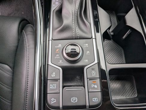 Certified 2026 Kia Sorento SX Prestige AWD/4WD image 30