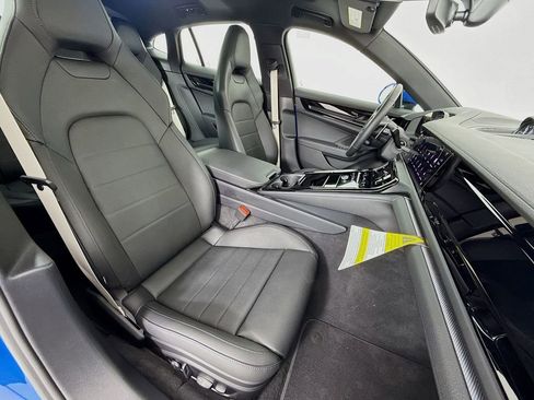 Certified 2025 Porsche Panamera RWD image 30