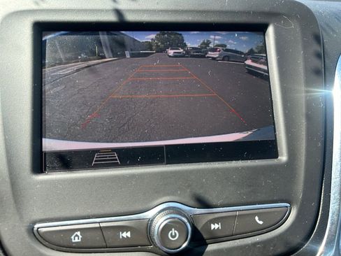 Used 2023 Chevrolet Equinox LS AWD/4WD image 21