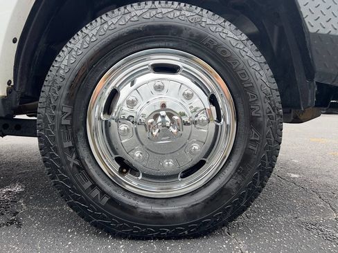 Used 2024 RAM 3500 Tradesman w/ Chrome Appearance Group AWD/4WD image 42