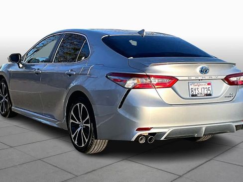 Certified 2019 Toyota Camry SE image 11