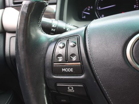 Used 2013 Lexus LS 460 w/ Comfort Pkg image 12