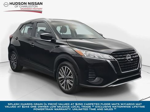 Used 2024 Nissan Kicks SV image 1