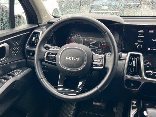 Used 2023 Kia Sorento AWD image 12