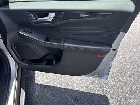 Used 2023 Ford Escape ST-Line Elite image 14