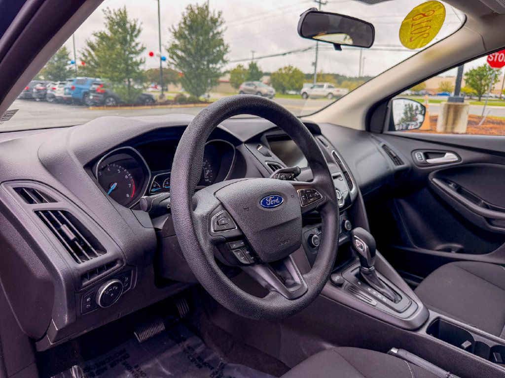 Used 2018 Ford Focus SEL FWD image 14