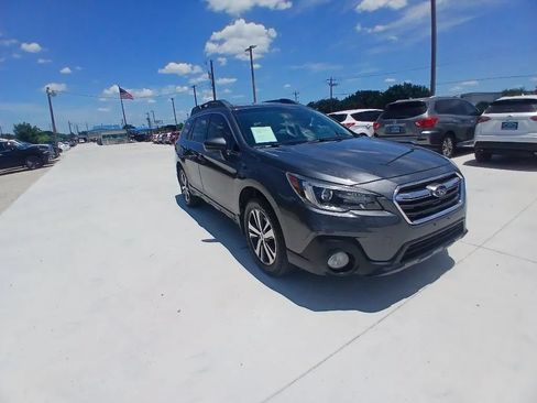 Used 2018 Subaru Outback 2.5i Limited AWD/4WD image 3