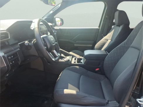 Used 2024 Toyota Tacoma SR5 AWD/4WD image 17