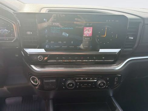 Used 2023 Chevrolet Silverado 1500 LTZ AWD/4WD image 29