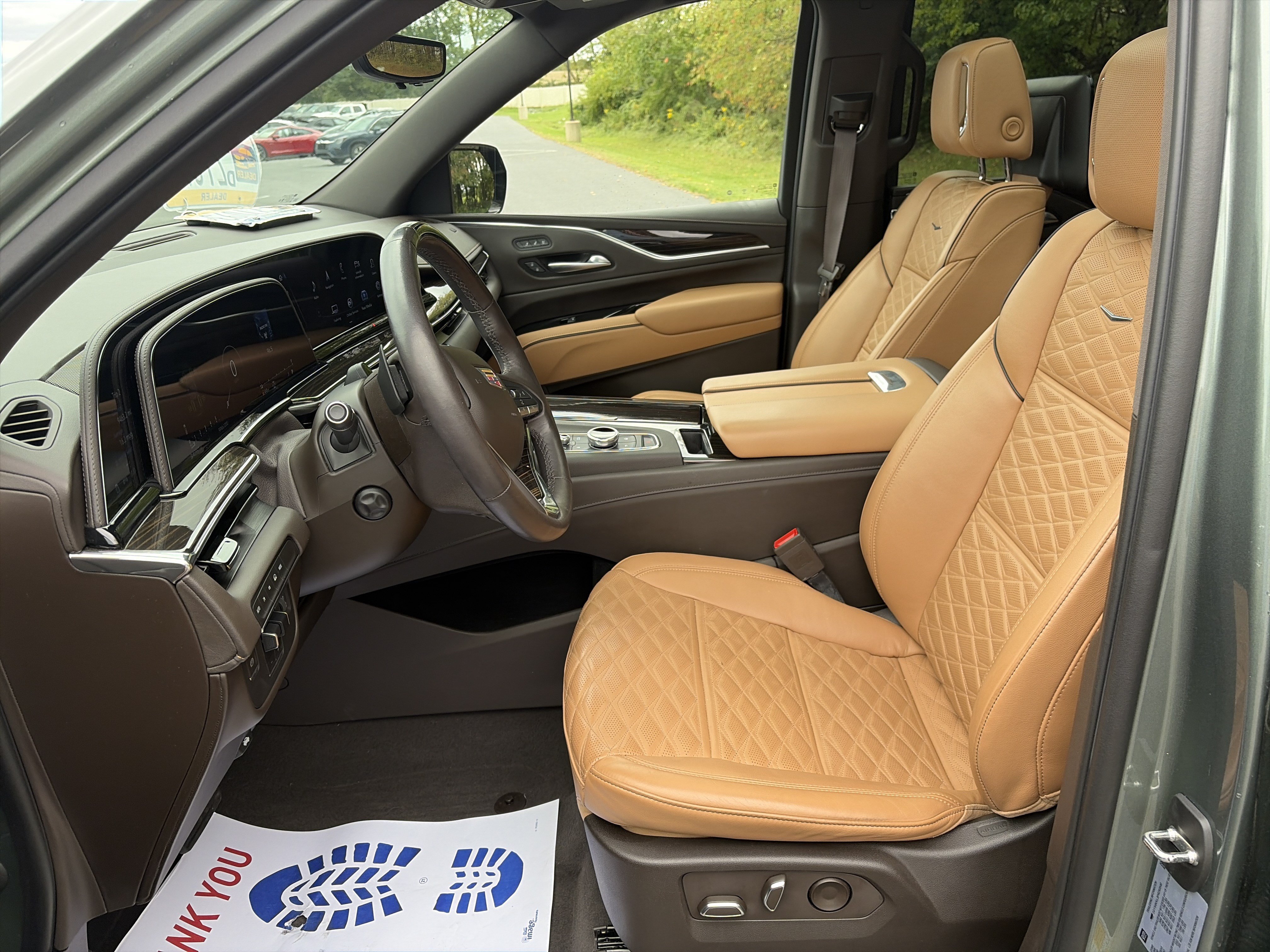 Used 2023 Cadillac Escalade ESV Premium Luxury w/ Performance Package AWD/4WD image 17