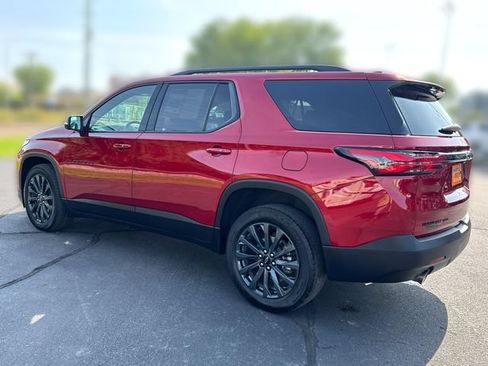 Used 2023 Chevrolet Traverse RS w/ LPO, Floor Liner Package AWD/4WD image 3
