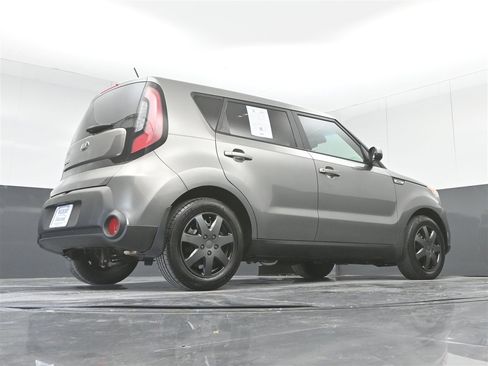Used 2015 Kia Soul image 31