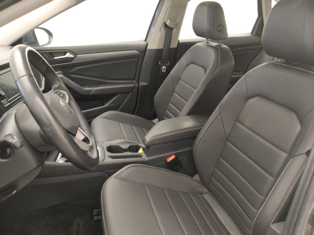 Used 2024 Volkswagen Jetta SE FWD image 17