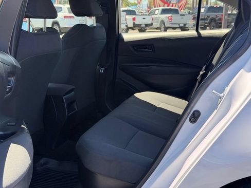 Used 2022 Toyota Corolla LE FWD image 16