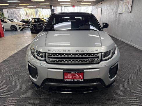 Used 2018 Land Rover Range Rover Evoque SE Dynamic image 8
