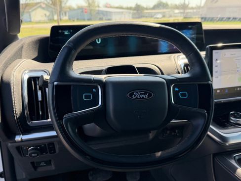 Used 2025 Ford Expedition Max Platinum w/ Stealth Appearance Package AWD/4WD image 41