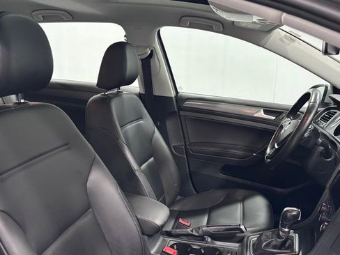 Used 2019 Volkswagen Golf SE w/ Driver Assistance Package image 19