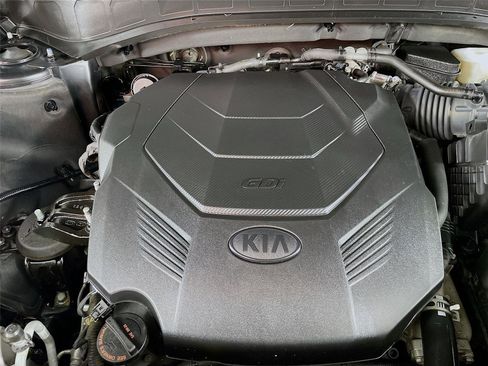 Used 2021 Kia Telluride LX image 32