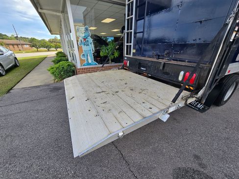 Used 2018 Chevrolet Express 3500 w/ Power Convenience Package image 8