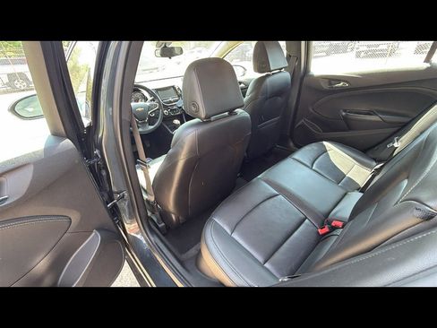 Used 2018 Chevrolet Cruze Premier FWD image 25
