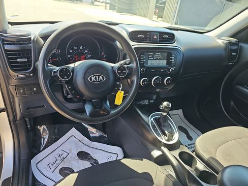 Used 2019 Kia Soul FWD image 17