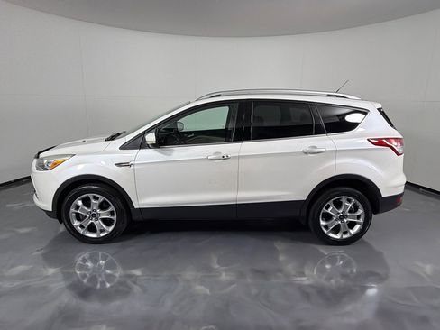 Used 2016 Ford Escape Titanium w/ Equipment Group 301A AWD/4WD image 7