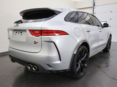 Used 2020 Jaguar F-PACE SVR image 3