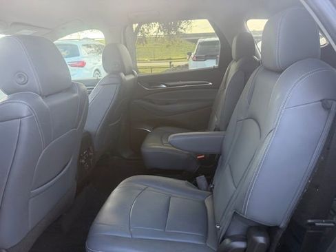 Used 2021 Buick Enclave Essence image 14