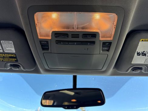 Used 2015 Toyota Highlander XLE image 25