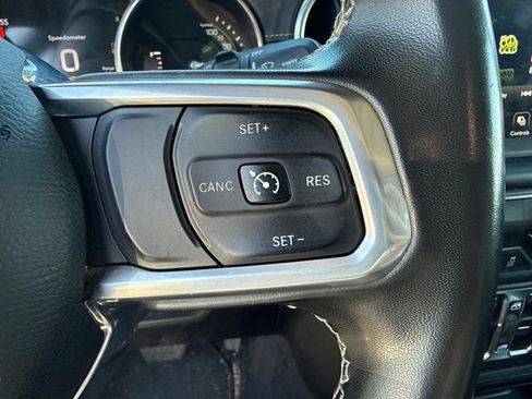 Used 2021 Jeep Wrangler Unlimited Sahara AWD/4WD image 18