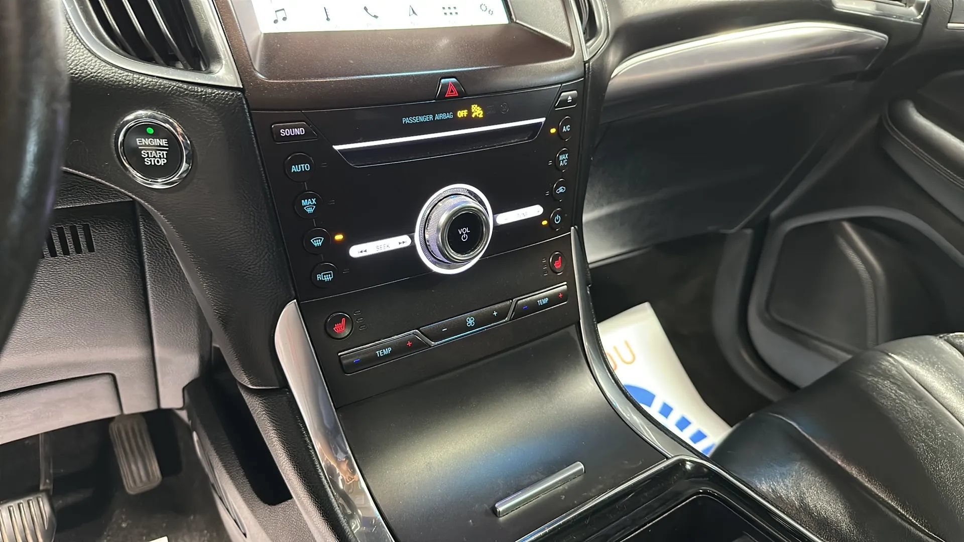 Used 2019 Ford Edge Titanium w/ Cold Weather Package AWD/4WD image 25