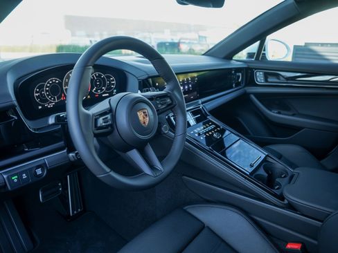 New 2026 Porsche Panamera image 4
