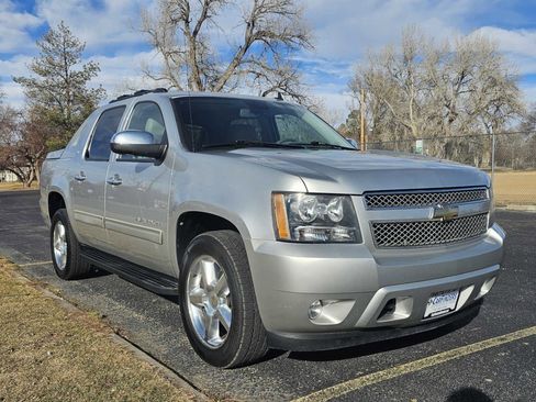 Used 2011 Chevrolet Avalanche LT w/ Regional Value Package image 7