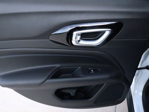 New 2026 Jeep Compass Latitude image 16