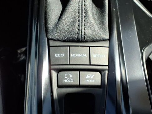 Used 2025 Toyota Camry SE w/ Convenience Package FWD image 21