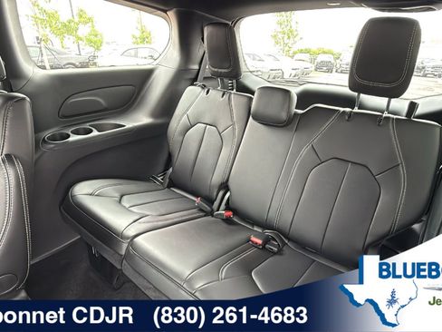 New 2026 Chrysler Voyager LX FWD image 17