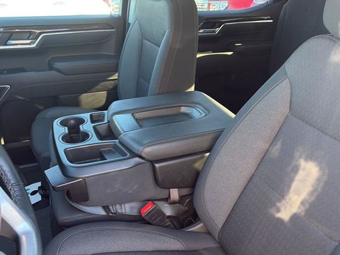 Used 2025 GMC Sierra 1500 Elevation image 21