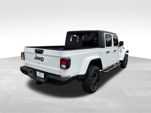 Used 2022 Jeep Gladiator Sport image 5