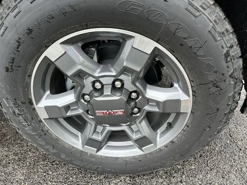 New 2026 GMC Sierra 2500 SLT w/ SLT Premium Package AWD/4WD image 21
