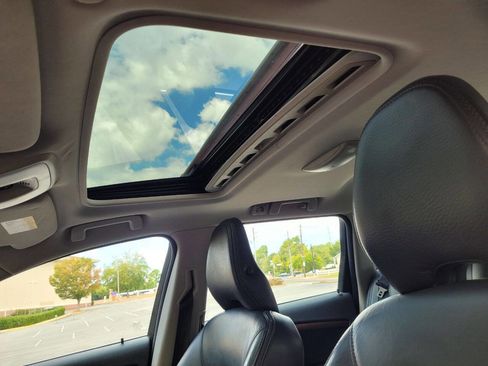 Used 2011 Volvo XC70 3.2 image 11