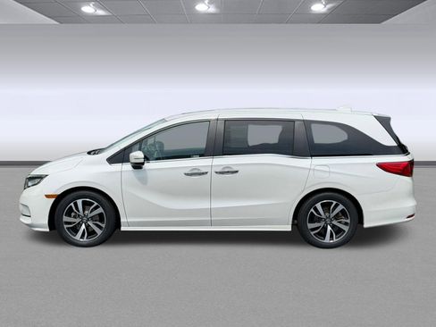 Used 2023 Honda Odyssey Touring image 2