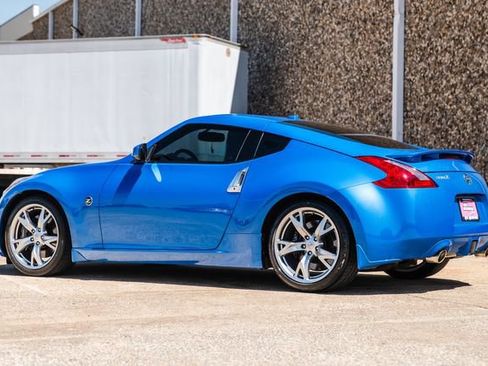 Used 2010 Nissan 370Z Touring w/ Sport Pkg RWD image 6
