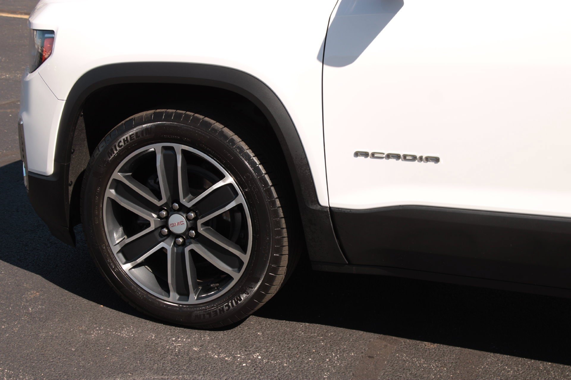Used 2023 GMC Acadia SLT w/ Preferred Package AWD/4WD image 11