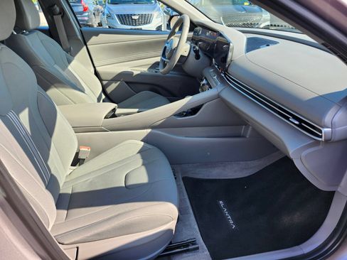 Certified 2023 Hyundai Elantra SEL w/ Convenience Package FWD image 10