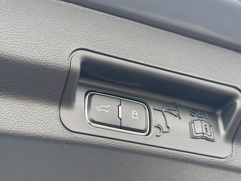 New 2026 Ford Explorer Active w/ Active Comfort Package image 5