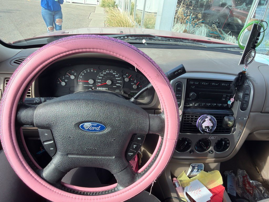 Used 2005 Ford Explorer XLT AWD/4WD image 9