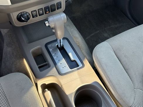 Used 2016 Nissan Frontier SV image 16