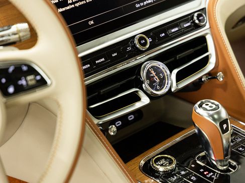 Used 2026 Bentley Flying Spur V8 AWD/4WD image 33