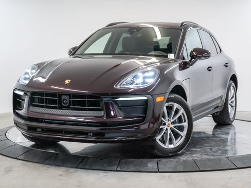 Certified 2024 Porsche Macan AWD/4WD image 1
