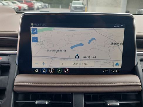 Used 2021 Chevrolet Suburban High Country w/ Premium Package image 15